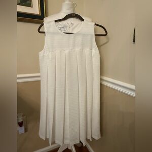 Donna Morgan lined pleated white waffle dress size 6